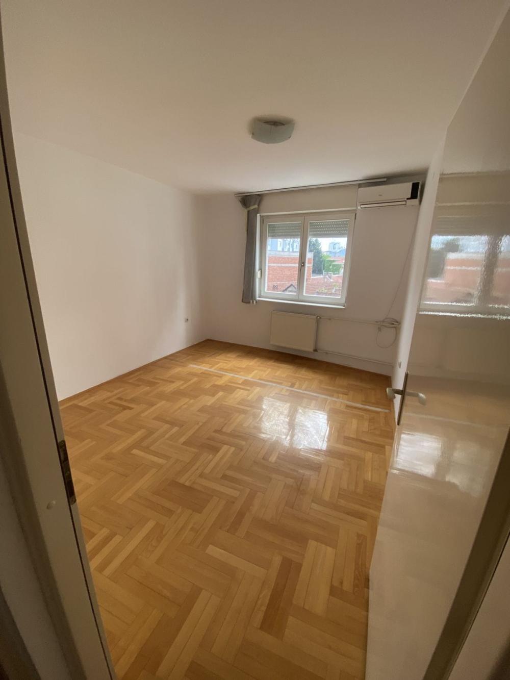 Slika 5 - Početak bulevara Nemanjića,  Lokal za izdavanje, 73m2, 400€